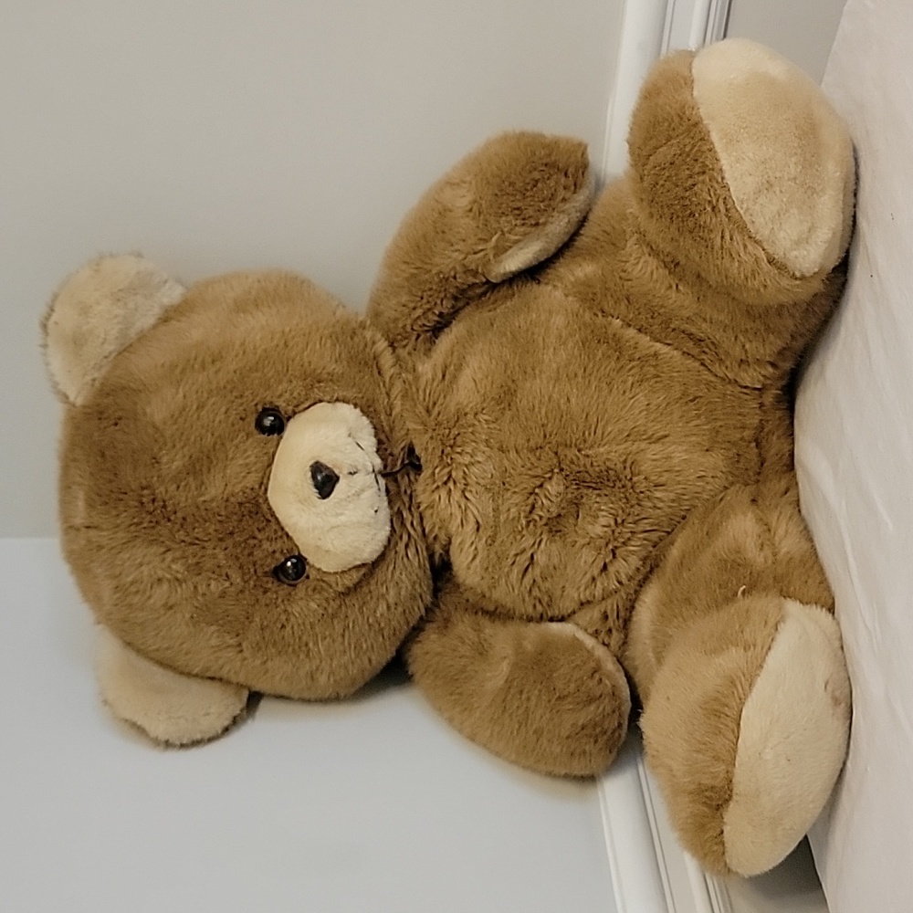 Vintage Large Tan and Cream Cuddle Wit Teddy Bear Copyright 1986